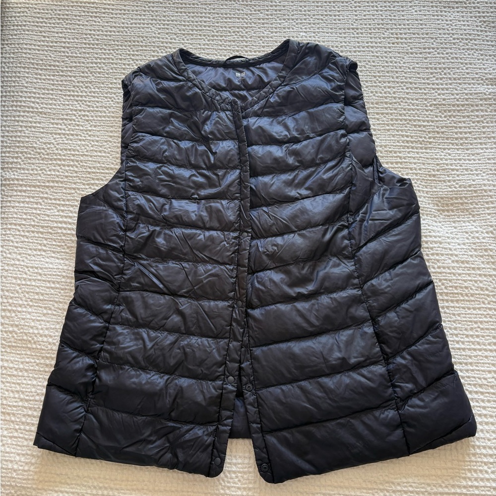 Uniqlo Women’s Navy Down Puffer Vest - XL